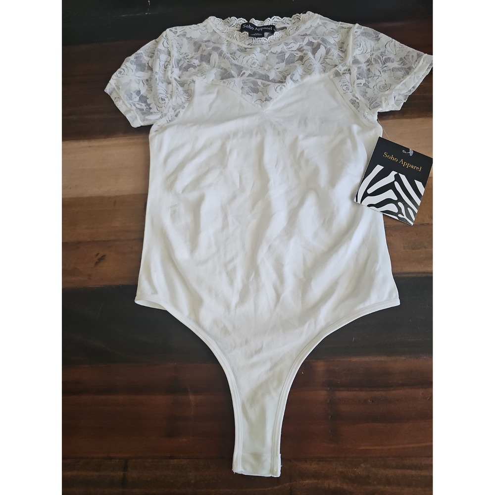 Soho Apparel Women's S/M White Floral Lace Short Sleeve Bodysuit NWT 0046
